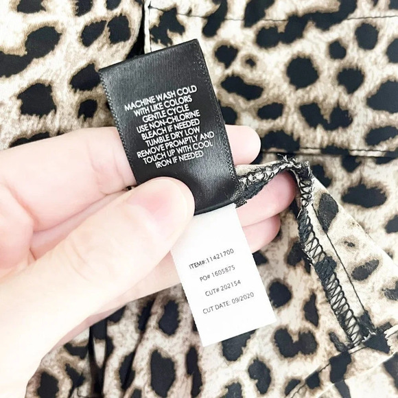 Torrid Cheetah Print Tab Sleeve Harper Blouse Women's Plus Size 4X - Picture 8 of 9